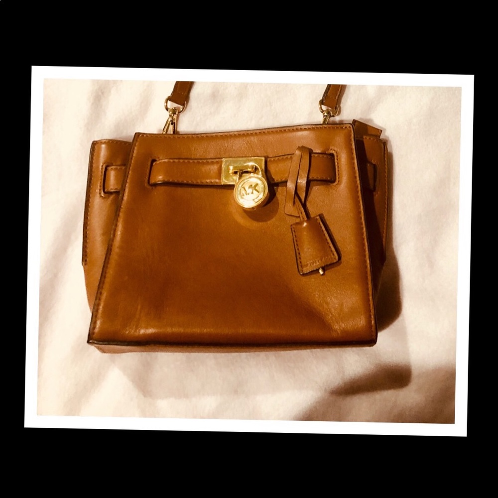 Michael Kors - like new- tan cross body purse